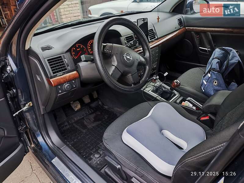 Седан Opel Vectra 2002 в Одесі