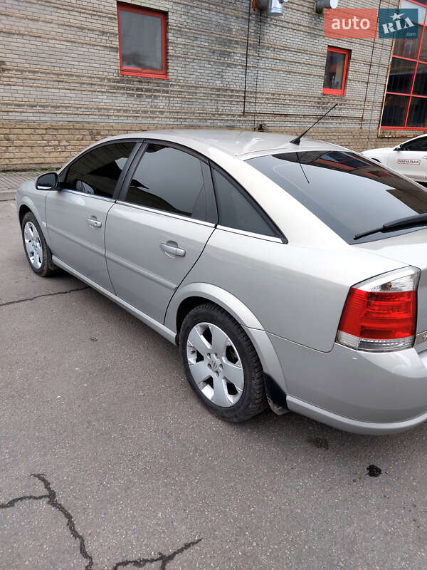 Лифтбек Opel Vectra 2005 в Днепре