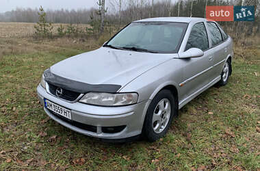 Ліфтбек Opel Vectra 1999 в Житомирі