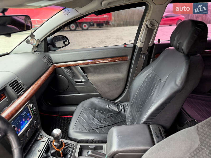 Седан Opel Vectra 2002 в Чернівцях