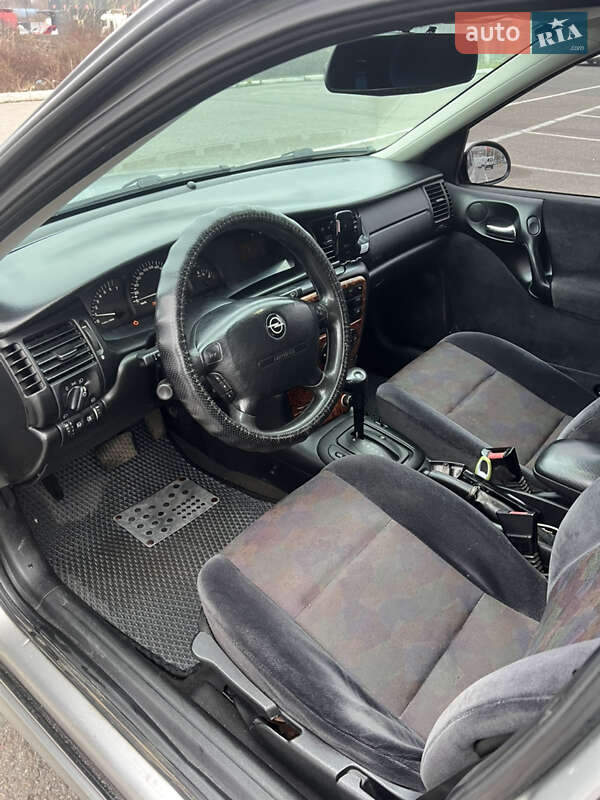 Седан Opel Vectra 2001 в Чернівцях