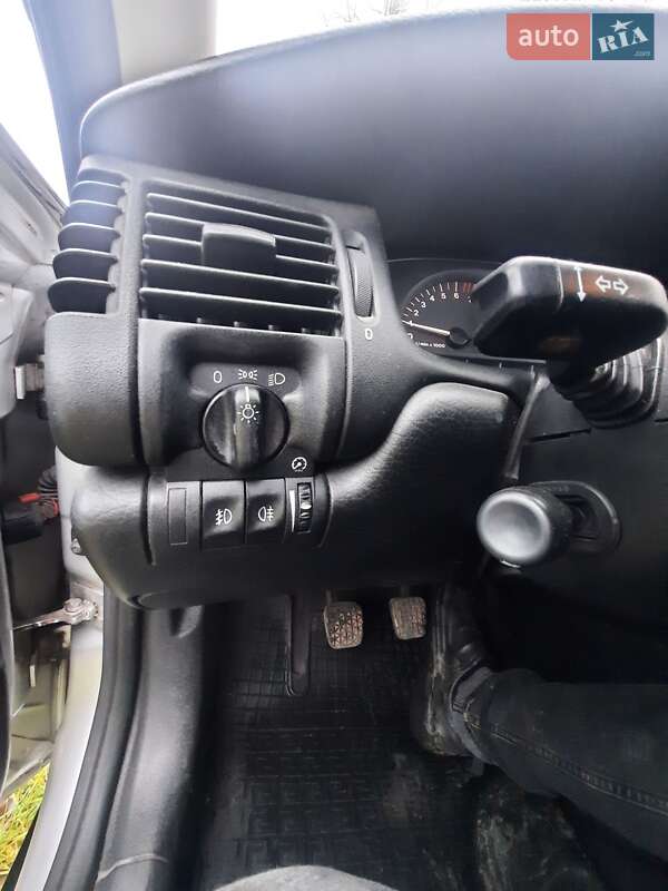 Седан Opel Vectra 2001 в Луцке