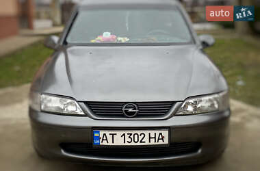 Лифтбек Opel Vectra 1996 в Надворной