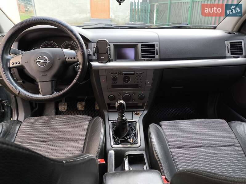 Ліфтбек Opel Vectra 2003 в Дрогобичі