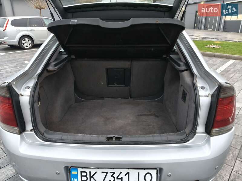 Седан Opel Vectra 2004 в Луцке фото 16 Седан Opel Vectra 2004 в Луцке