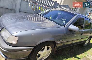 Седан Opel Vectra 1995 в Стебнику