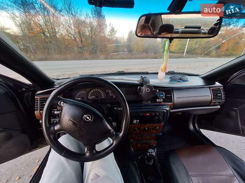 Седан Opel Vectra 1997 в Виннице