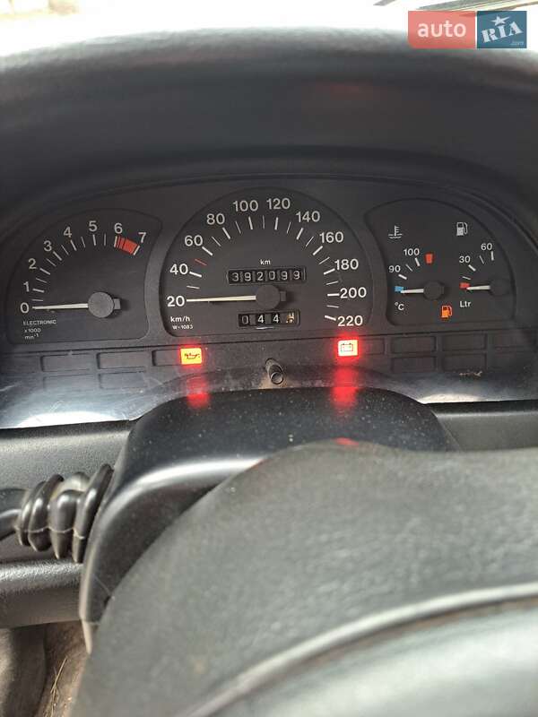 Седан Opel Vectra 1990 в Гадячі