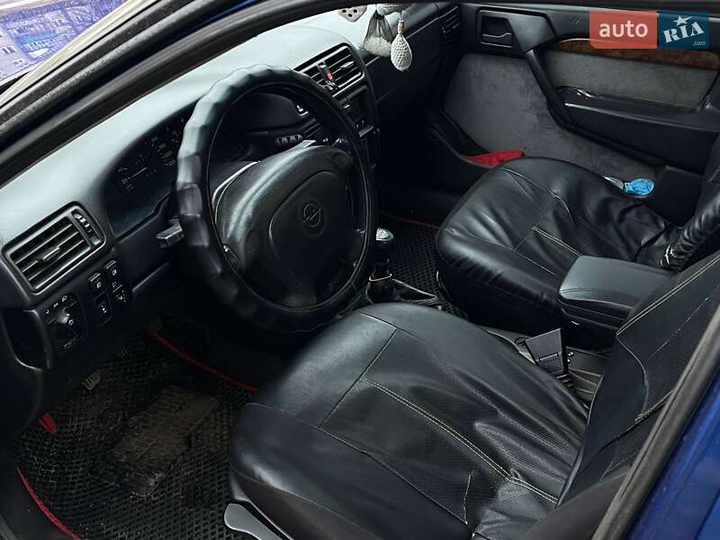 Седан Opel Vectra 1991 в Шостці