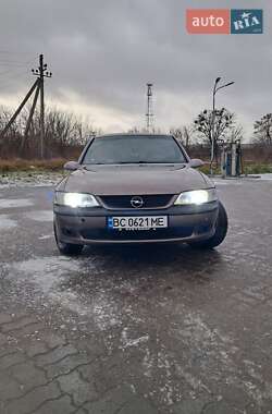 Седан Opel Vectra 1998 в Радехові