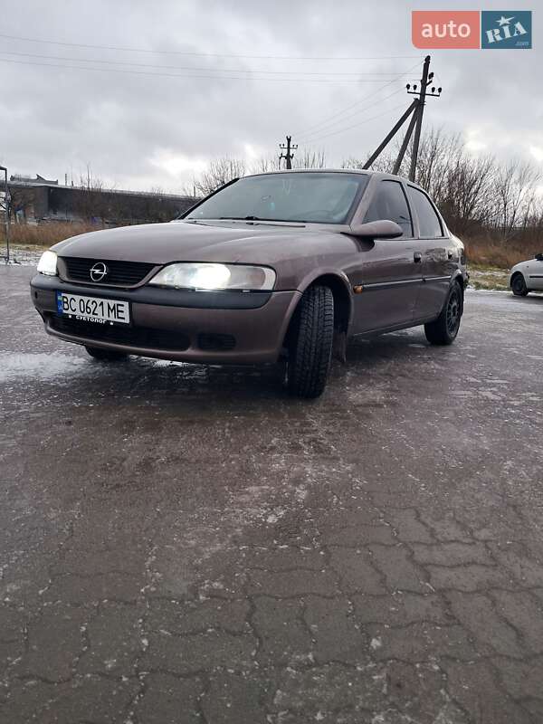 Седан Opel Vectra 1998 в Радехове