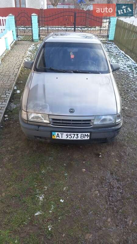 Седан Opel Vectra 1992 в Івано-Франківську