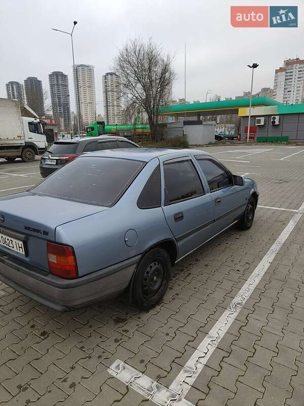Седан Opel Vectra 1990 в Києві