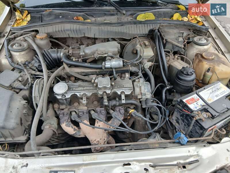 Седан Opel Vectra 1990 в Белополье