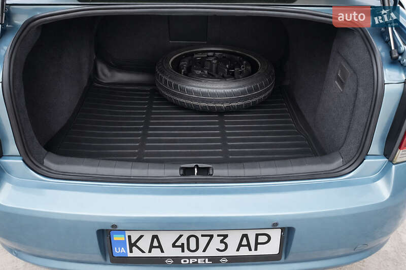 Седан Opel Vectra 2006 в Киеве