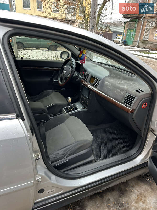 Седан Opel Vectra 2005 в Полтаве
