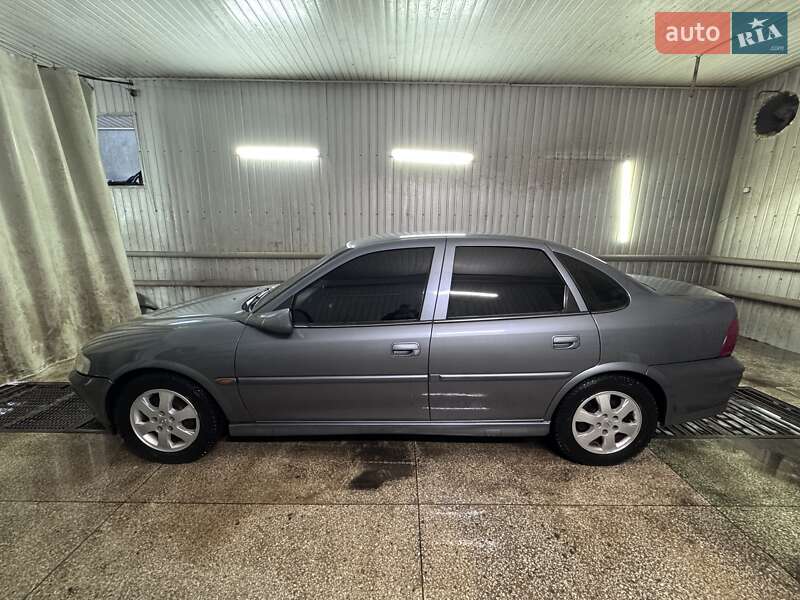 Седан Opel Vectra 2001 в Балаклії фото 3 Седан Opel Vectra 2001 в Балаклії