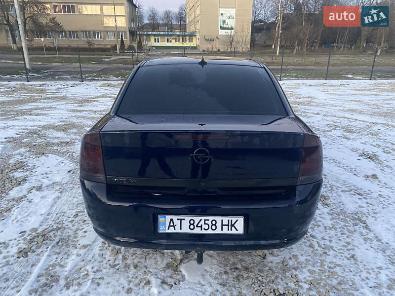 Седан Opel Vectra 2005 в Калуше