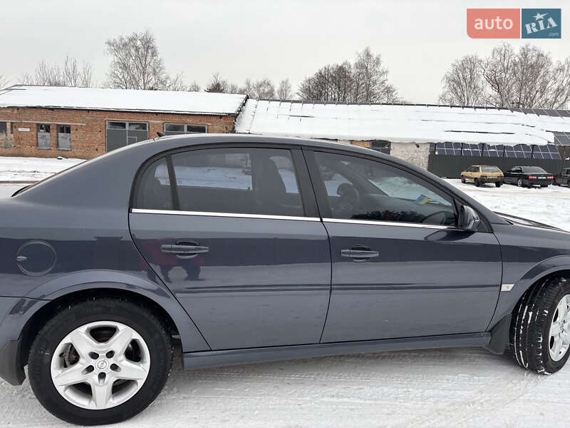 Седан Opel Vectra 2008 в Лебедине