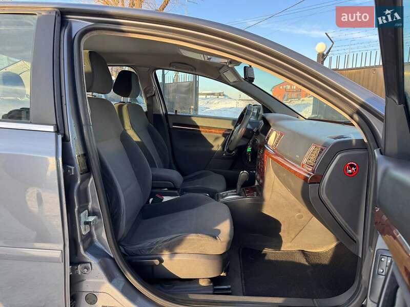 Седан Opel Vectra 2004 в Киеве фото 12 Седан Opel Vectra 2004 в Киеве