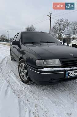 Седан Opel Vectra 1990 в Ратному