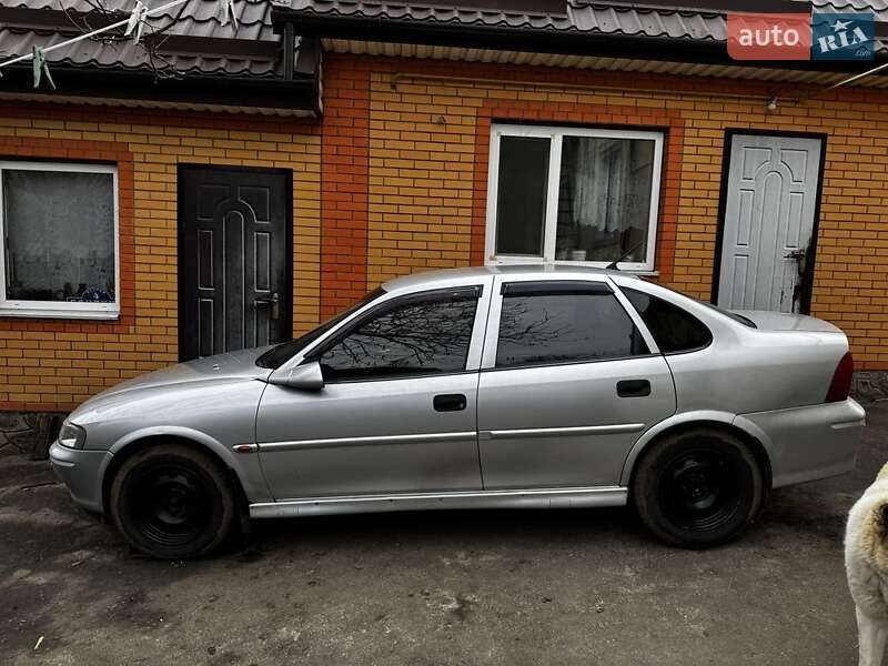 Седан Opel Vectra 1999 в Умани