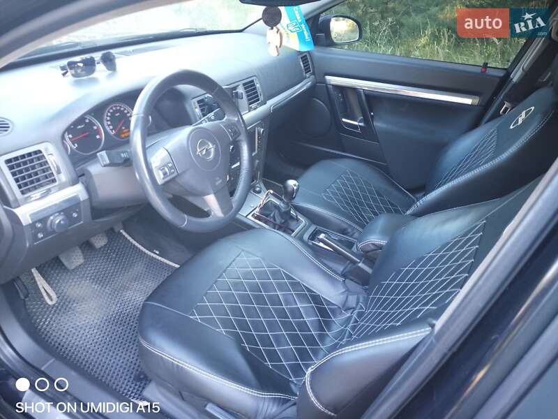 Седан Opel Vectra 2006 в Кременчуге
