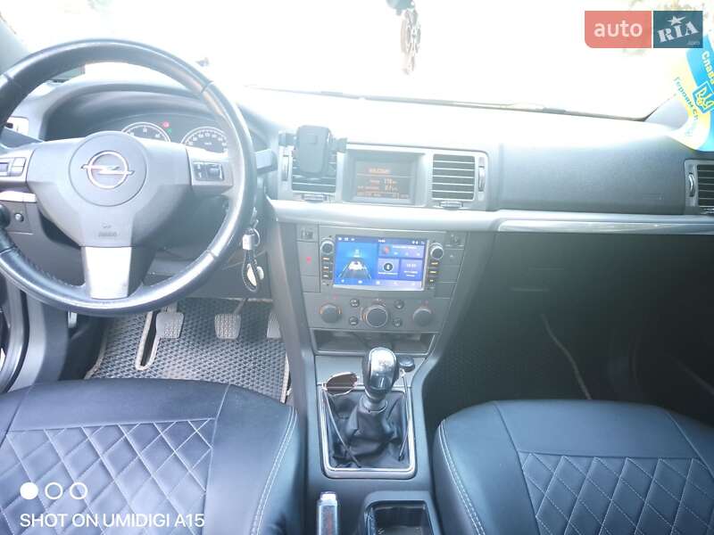 Седан Opel Vectra 2006 в Кременчуге