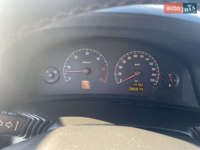 Лифтбек Opel Vectra 2002 в Калиновке