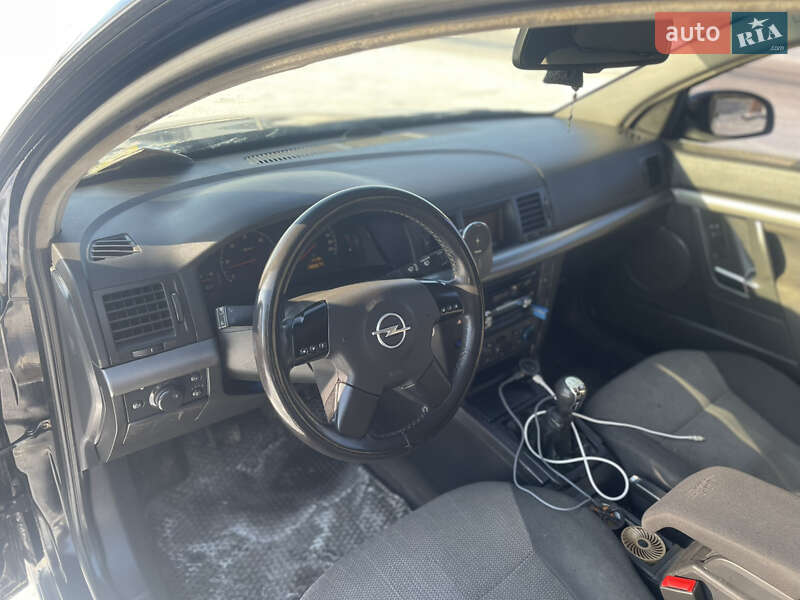 Лифтбек Opel Vectra 2002 в Калиновке