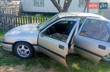 Седан Opel Vectra 1990 в Камне-Каширском