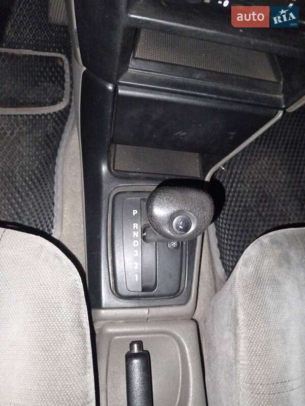 Седан Opel Vectra 1990 в Лубнах