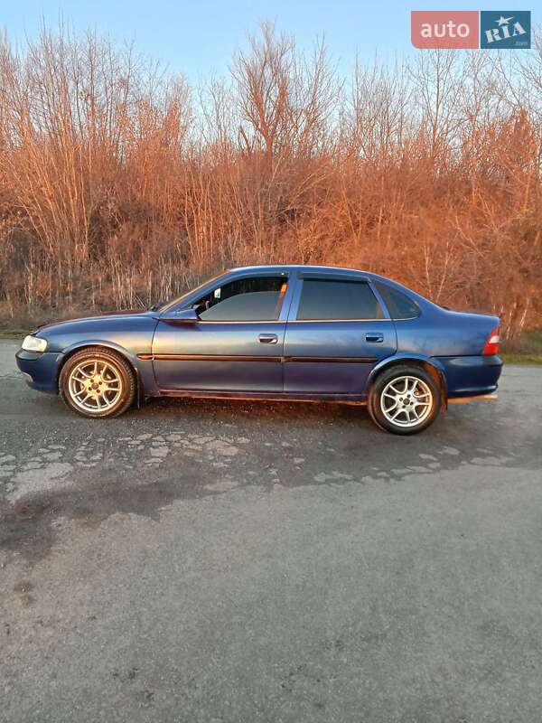 Седан Opel Vectra 1997 в Гайвороне