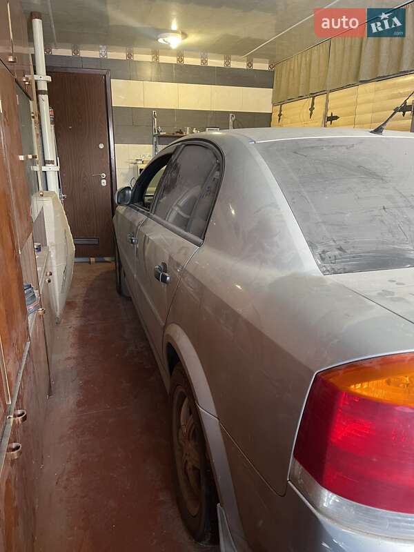 Седан Opel Vectra 2006 в Сумах