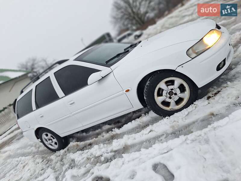 Универсал Opel Vectra 1998 в Черновцах