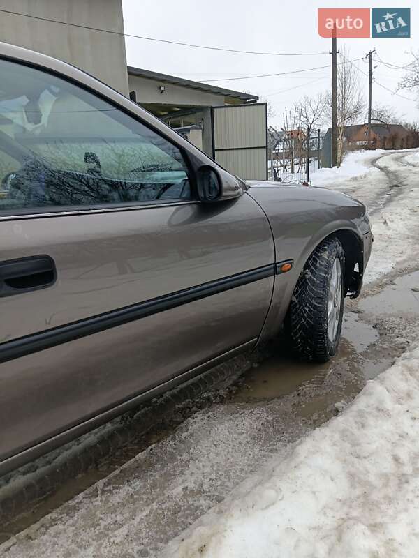 Седан Opel Vectra 1998 в Теребле