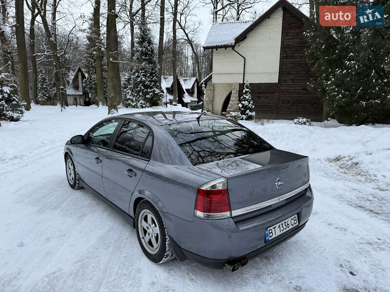 Седан Opel Vectra 2005 в Львове