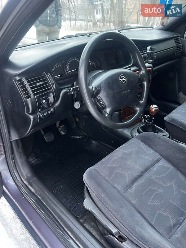 Седан Opel Vectra 1997 в Христиновке