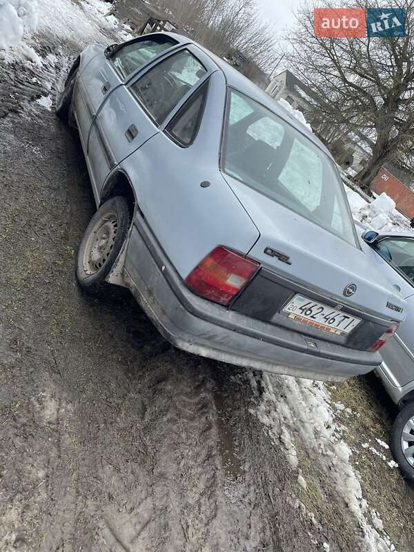 Седан Opel Vectra 1992 в Камне-Каширском