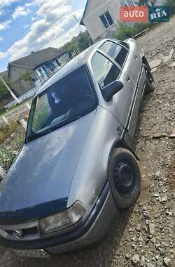 Ліфтбек Opel Vectra 1993 в Арцизові