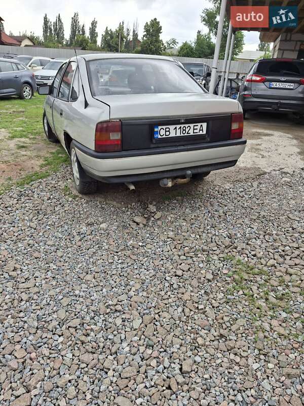 Седан Opel Vectra 1991 в Чернігові