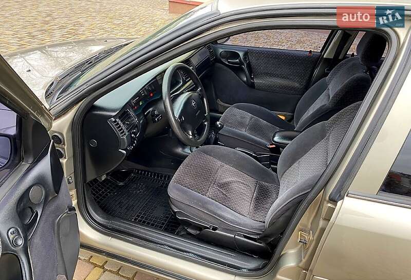 Седан Opel Vectra 1996 в Полтаві