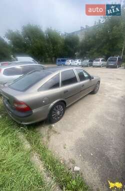 Лифтбек Opel Vectra 1996 в Калуше