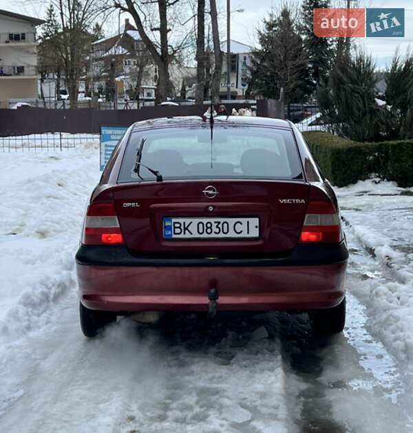 Лифтбек Opel Vectra 1997 в Пустомытах