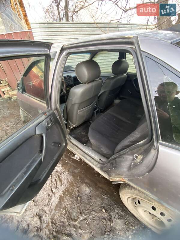 Седан Opel Vectra 1992 в Краматорську фото 4 Седан Opel Vectra 1992 в Краматорську