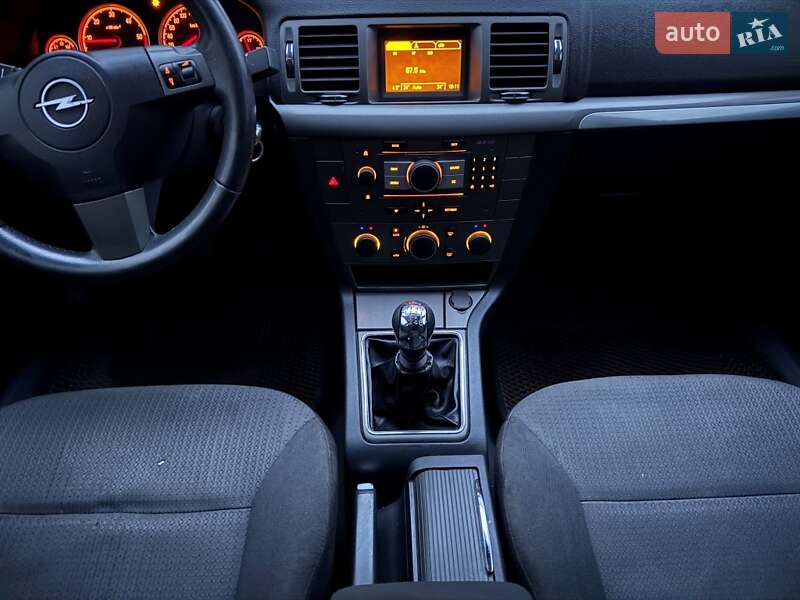 Универсал Opel Vectra 2006 в Черновцах