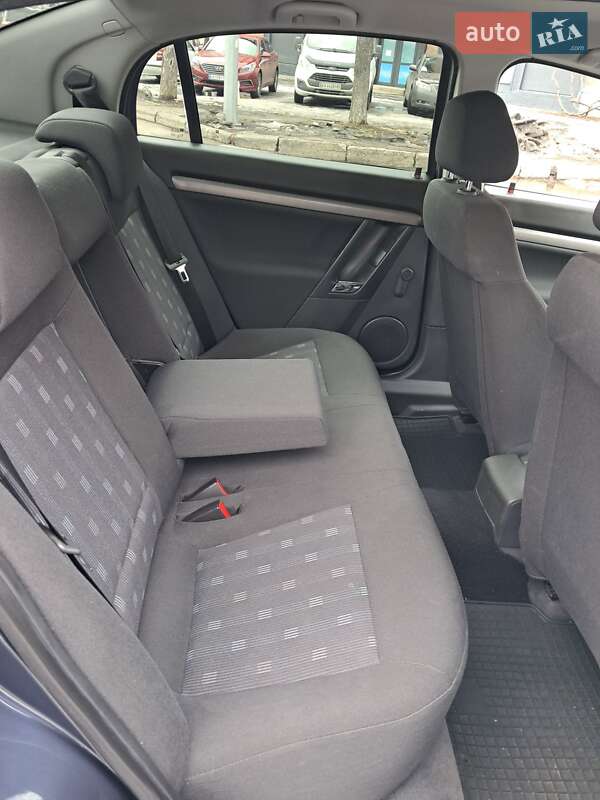 Седан Opel Vectra 2006 в Киеве