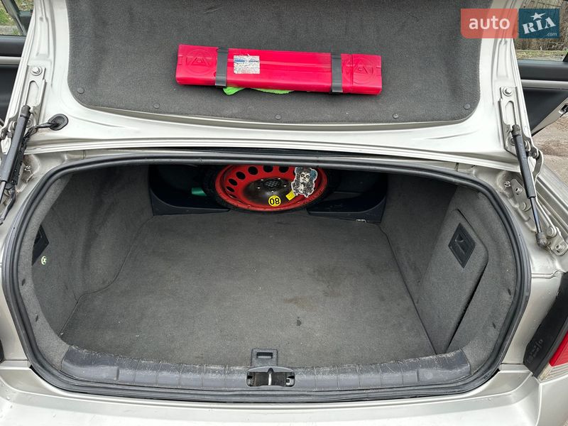 Седан Opel Vectra 2002 в Києві