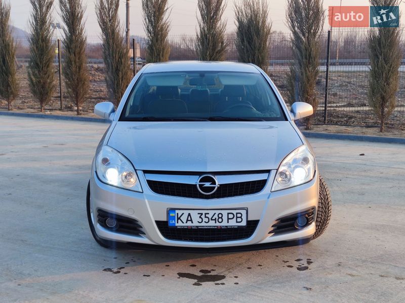 Седан Opel Vectra 2008 в Ужгороде