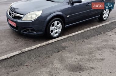 Лифтбек Opel Vectra 2006 в Нововолынске